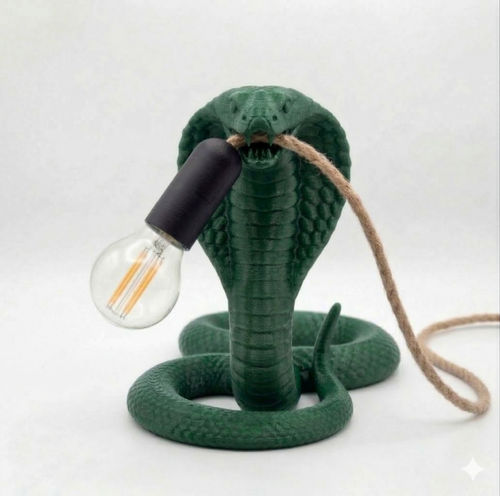 Cobra Strike Light: Lampada di Design in Stampa 3D –L= 24cm