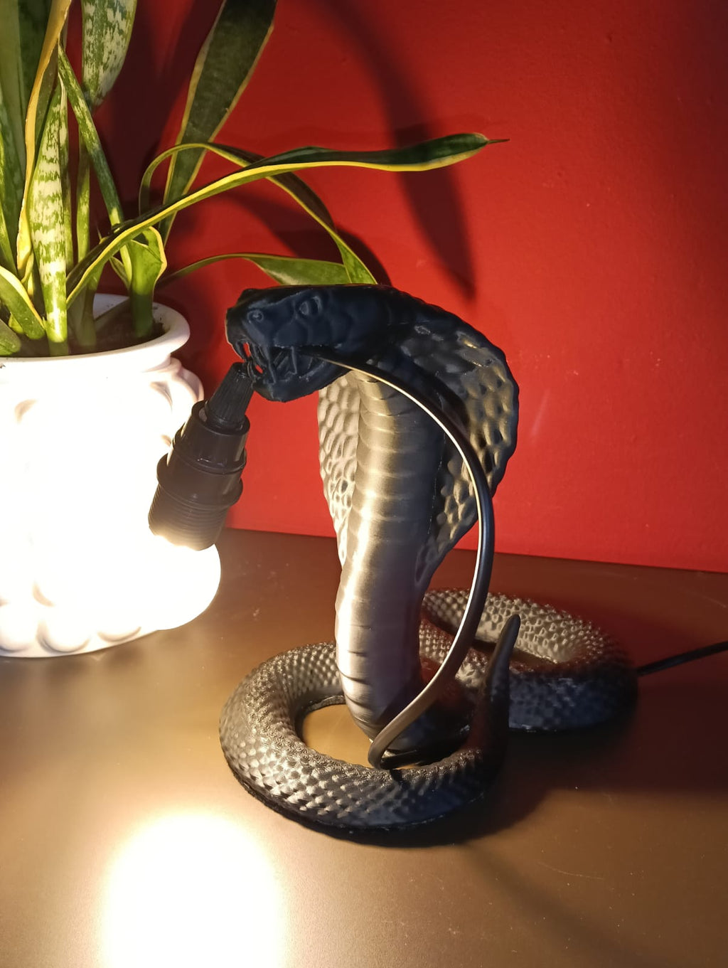 Cobra Strike Light: Lampada di Design in Stampa 3D –L= 24cm